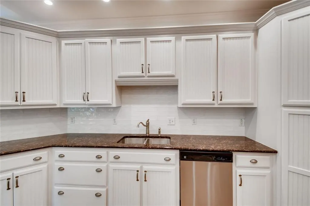 600 Idlewood Drive, Sandy Springs, Georgia 30327, 5 Bedrooms Bedrooms, ,4 BathroomsBathrooms,Residential,Sold,600 Idlewood Drive,6618941