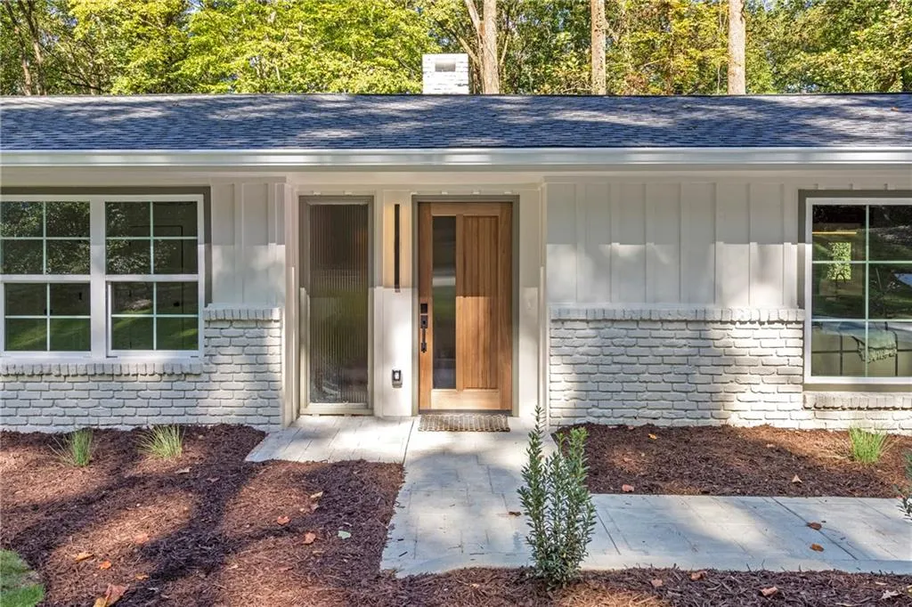 4955 Powers Ferry Road, Sandy Springs, Georgia 30327, 5 Bedrooms Bedrooms, ,3 BathroomsBathrooms,Residential,For Sale,4955 Powers Ferry Road,7651086