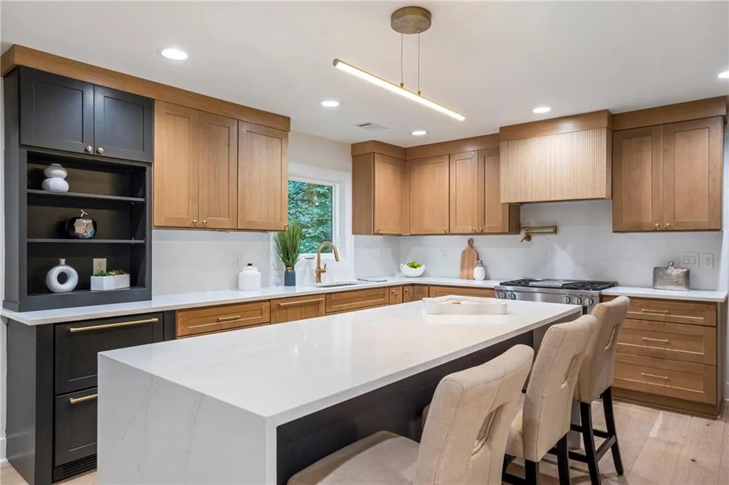 Gourmet Kitchen with all the appliances