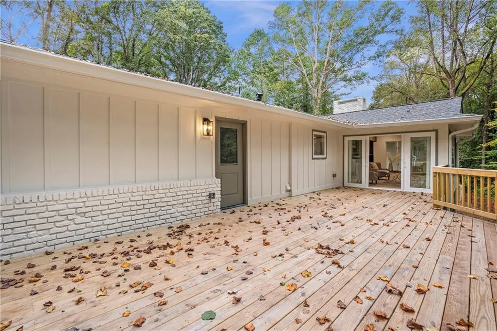 4955 Powers Ferry Road, Sandy Springs, Georgia 30327, 5 Bedrooms Bedrooms, ,3 BathroomsBathrooms,Residential,For Sale,4955 Powers Ferry Road,7651086