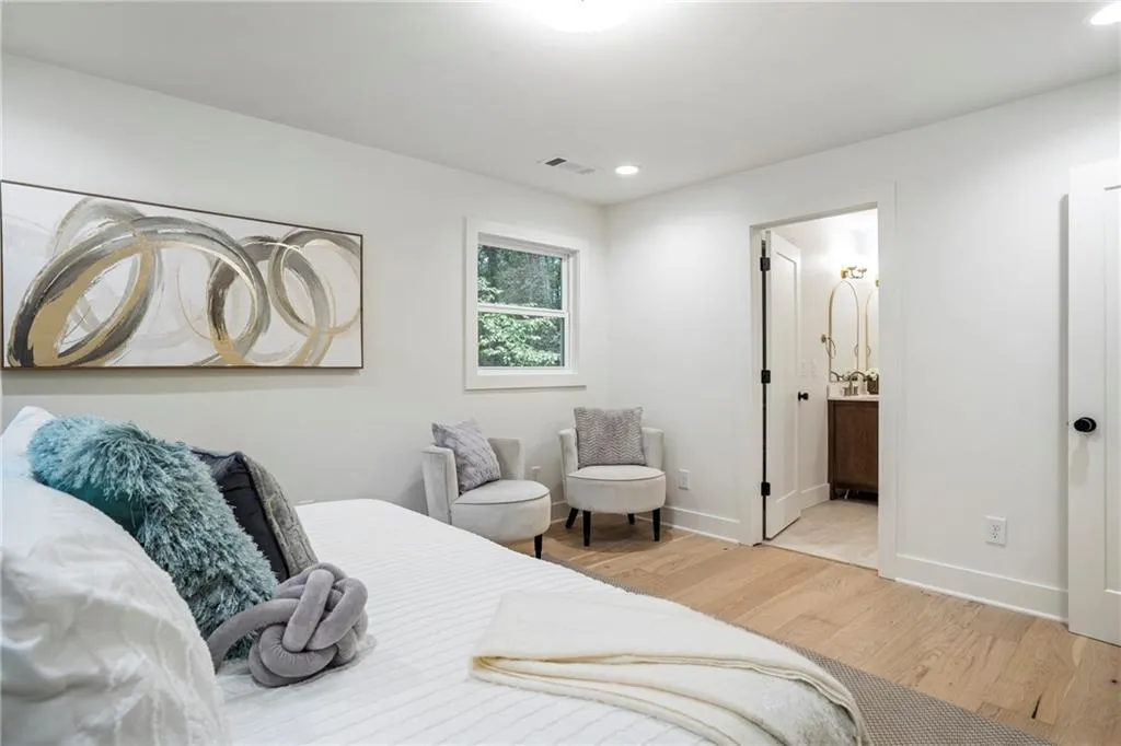 4955 Powers Ferry Road, Sandy Springs, Georgia 30327, 5 Bedrooms Bedrooms, ,3 BathroomsBathrooms,Residential,For Sale,4955 Powers Ferry Road,7651086