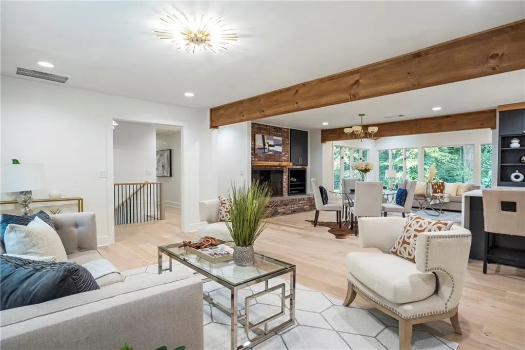 4955 Powers Ferry Road, Sandy Springs, Georgia 30327, 5 Bedrooms Bedrooms, ,3 BathroomsBathrooms,Residential,For Sale,4955 Powers Ferry Road,7651086