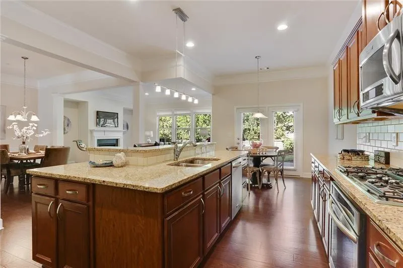 135 Barkley Lane, Sandy Springs, Georgia 30328, 3 Bedrooms Bedrooms, ,3 BathroomsBathrooms,Residential,Sold,135 Barkley Lane,6567775