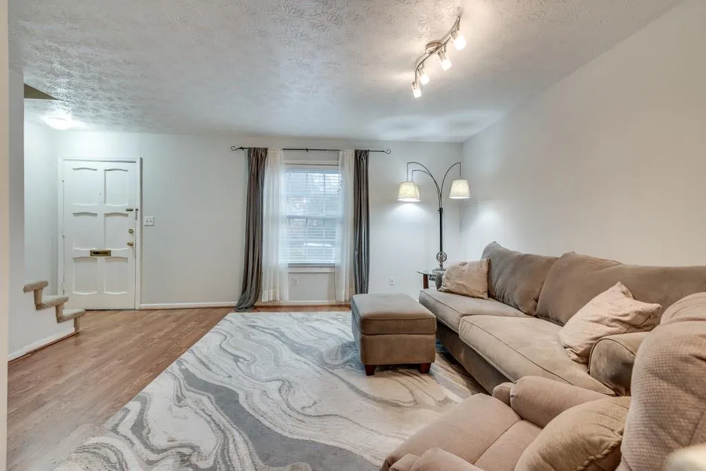 6307 Park Avenue Unit G3, Atlanta, Georgia 30342, 2 Bedrooms Bedrooms, ,1 BathroomBathrooms,Residential,Sold,6307 Park Avenue Unit G3,6994858