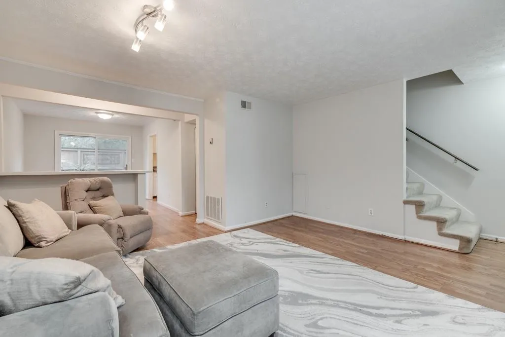 6307 Park Avenue Unit G3, Atlanta, Georgia 30342, 2 Bedrooms Bedrooms, ,1 BathroomBathrooms,Residential,Sold,6307 Park Avenue Unit G3,6994858