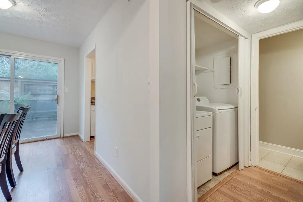 6307 Park Avenue Unit G3, Atlanta, Georgia 30342, 2 Bedrooms Bedrooms, ,1 BathroomBathrooms,Residential,Sold,6307 Park Avenue Unit G3,6994858