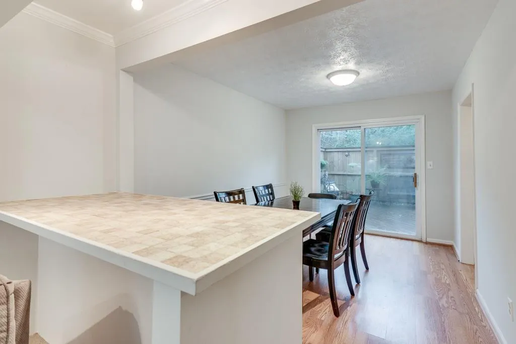 6307 Park Avenue Unit G3, Atlanta, Georgia 30342, 2 Bedrooms Bedrooms, ,1 BathroomBathrooms,Residential,Sold,6307 Park Avenue Unit G3,6994858