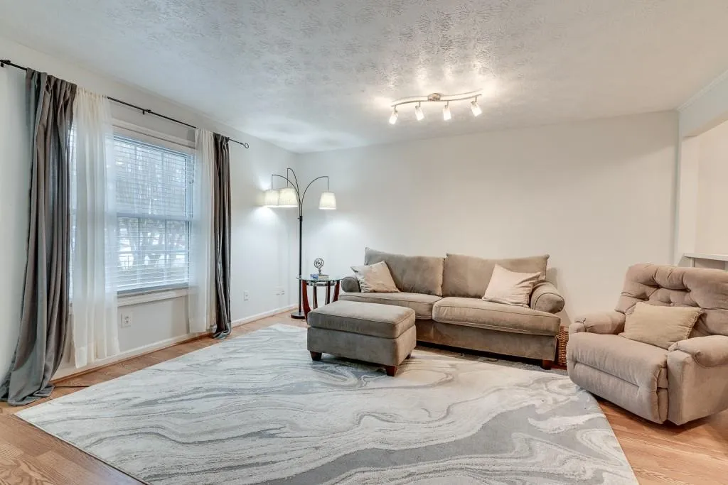 6307 Park Avenue Unit G3, Atlanta, Georgia 30342, 2 Bedrooms Bedrooms, ,1 BathroomBathrooms,Residential,Sold,6307 Park Avenue Unit G3,6994858