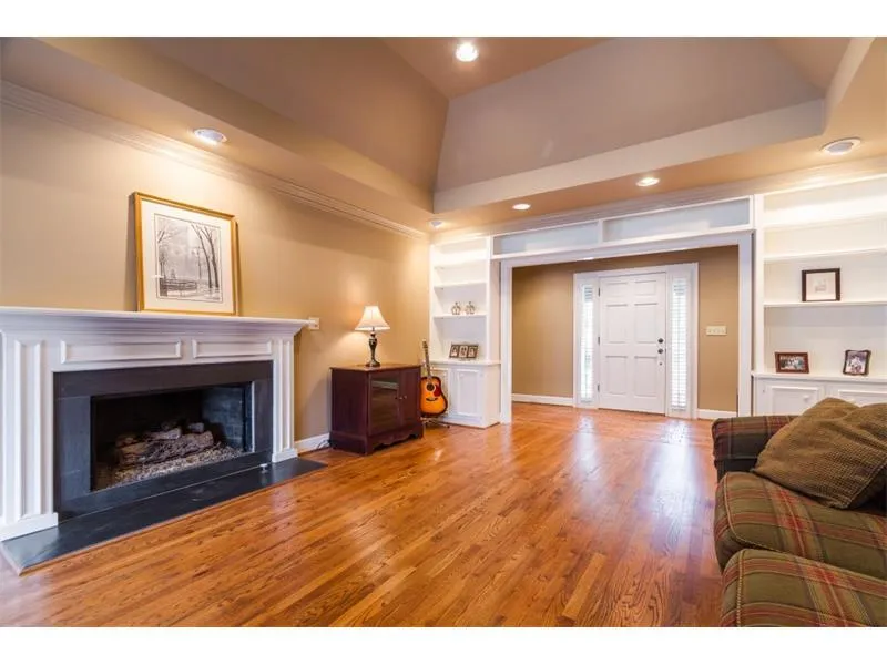 460 Greenlaurel Drive, Sandy Springs, Georgia 30342, 2 Bedrooms Bedrooms, ,2 BathroomsBathrooms,Residential,Sold,460 Greenlaurel Drive,5801928