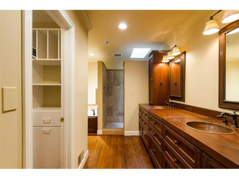 460 Greenlaurel Drive, Sandy Springs, Georgia 30342, 2 Bedrooms Bedrooms, ,2 BathroomsBathrooms,Residential,Sold,460 Greenlaurel Drive,5801928