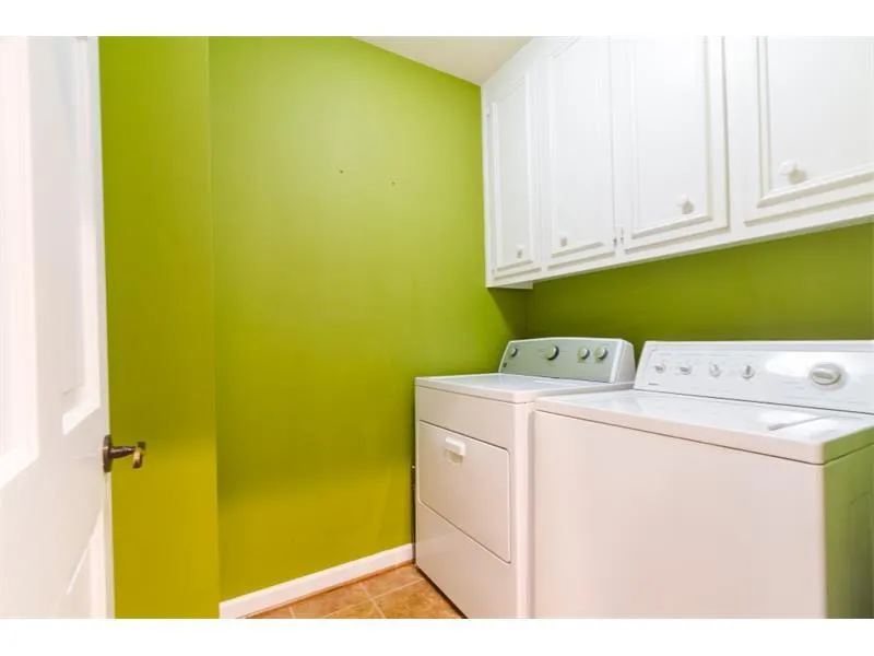 460 Greenlaurel Drive, Sandy Springs, Georgia 30342, 2 Bedrooms Bedrooms, ,2 BathroomsBathrooms,Residential,Sold,460 Greenlaurel Drive,5801928