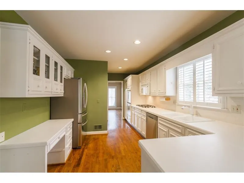 460 Greenlaurel Drive, Sandy Springs, Georgia 30342, 2 Bedrooms Bedrooms, ,2 BathroomsBathrooms,Residential,Sold,460 Greenlaurel Drive,5801928