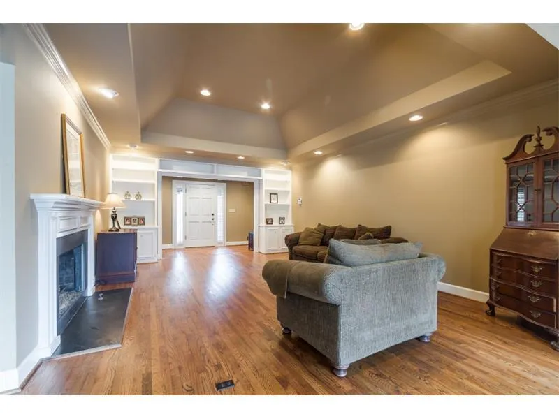 460 Greenlaurel Drive, Sandy Springs, Georgia 30342, 2 Bedrooms Bedrooms, ,2 BathroomsBathrooms,Residential,Sold,460 Greenlaurel Drive,5801928