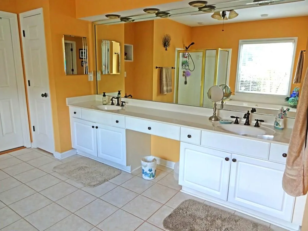 325 Eastcote Drive, Sandy Springs, Georgia 30350, 4 Bedrooms Bedrooms, ,3 BathroomsBathrooms,Residential,Sold,325 Eastcote Drive,6068520