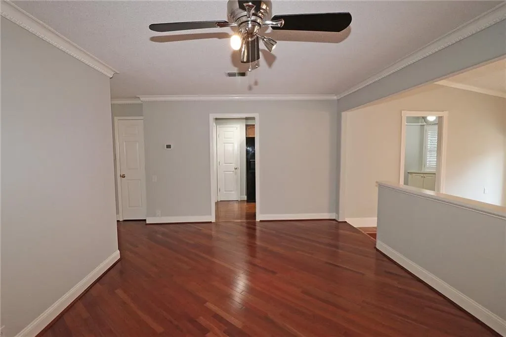302 Dunwoody Chace, Sandy Springs, Georgia 30328, 3 Bedrooms Bedrooms, ,3 BathroomsBathrooms,Residential,Sold,302 Dunwoody Chace,6766518