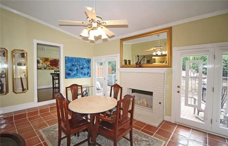 302 Dunwoody Chace, Sandy Springs, Georgia 30328, 3 Bedrooms Bedrooms, ,3 BathroomsBathrooms,Residential,Sold,302 Dunwoody Chace,6766518