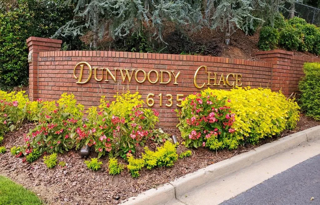 302 Dunwoody Chace, Sandy Springs, Georgia 30328, 3 Bedrooms Bedrooms, ,3 BathroomsBathrooms,Residential,Sold,302 Dunwoody Chace,6766518