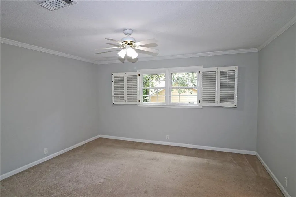 302 Dunwoody Chace, Sandy Springs, Georgia 30328, 3 Bedrooms Bedrooms, ,3 BathroomsBathrooms,Residential,Sold,302 Dunwoody Chace,6766518