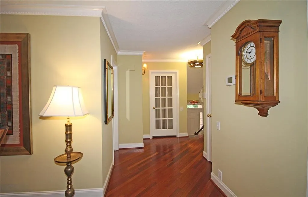 302 Dunwoody Chace, Sandy Springs, Georgia 30328, 3 Bedrooms Bedrooms, ,3 BathroomsBathrooms,Residential,Sold,302 Dunwoody Chace,6766518
