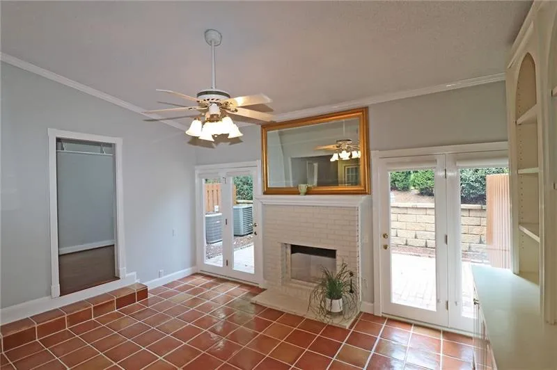 302 Dunwoody Chace, Sandy Springs, Georgia 30328, 3 Bedrooms Bedrooms, ,3 BathroomsBathrooms,Residential,Sold,302 Dunwoody Chace,6766518