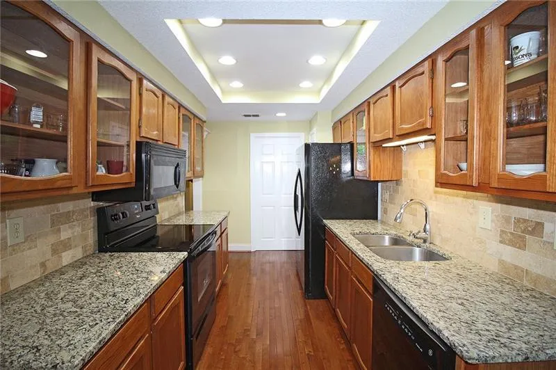 302 Dunwoody Chace, Sandy Springs, Georgia 30328, 3 Bedrooms Bedrooms, ,3 BathroomsBathrooms,Residential,Sold,302 Dunwoody Chace,6766518