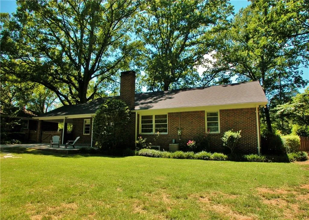 444 Hilderbrand Drive, Sandy Springs, Georgia 30328, 2 Bedrooms Bedrooms, ,1 BathroomBathrooms,Residential,Sold,444 Hilderbrand Drive,5820182