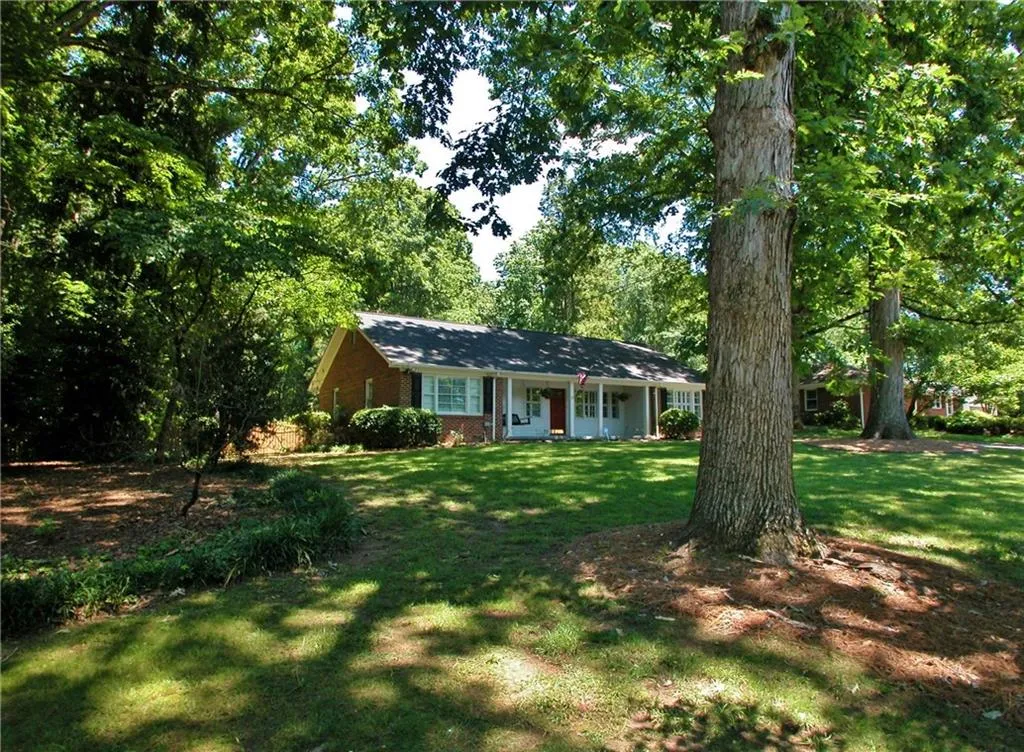 444 Hilderbrand Drive, Sandy Springs, Georgia 30328, 2 Bedrooms Bedrooms, ,1 BathroomBathrooms,Residential,Sold,444 Hilderbrand Drive,5820182