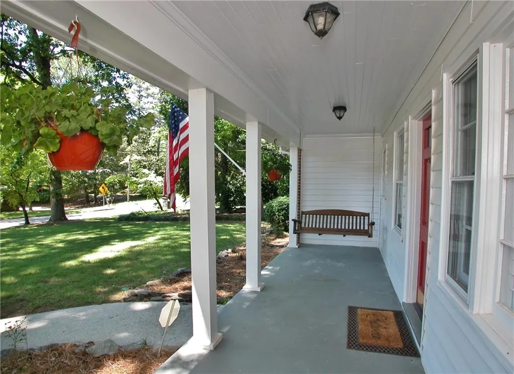 444 Hilderbrand Drive, Sandy Springs, Georgia 30328, 2 Bedrooms Bedrooms, ,1 BathroomBathrooms,Residential,Sold,444 Hilderbrand Drive,5820182