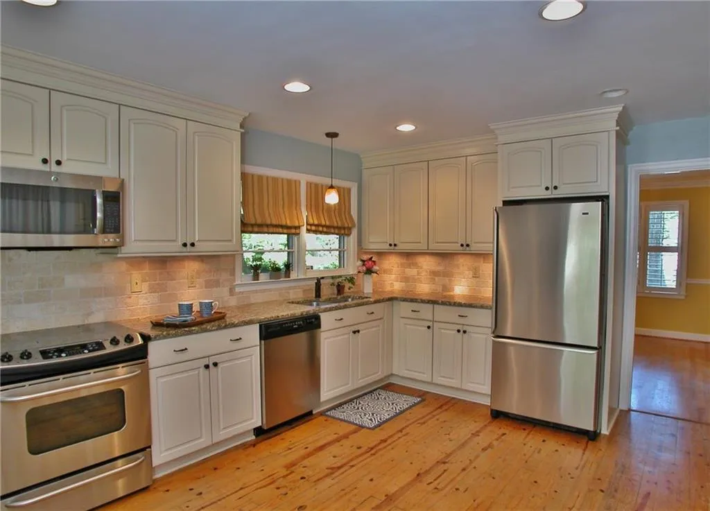 444 Hilderbrand Drive, Sandy Springs, Georgia 30328, 2 Bedrooms Bedrooms, ,1 BathroomBathrooms,Residential,Sold,444 Hilderbrand Drive,5820182