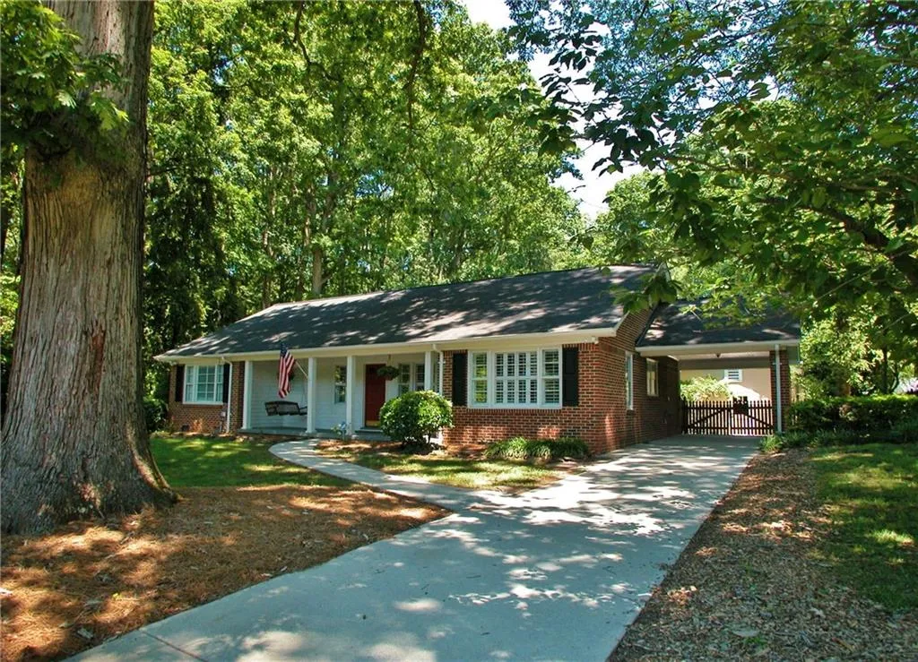 444 Hilderbrand Drive, Sandy Springs, Georgia 30328, 2 Bedrooms Bedrooms, ,1 BathroomBathrooms,Residential,Sold,444 Hilderbrand Drive,5820182