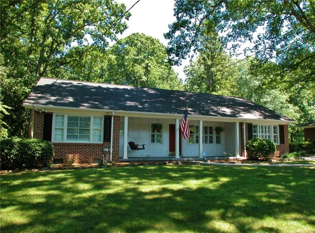 444 Hilderbrand Drive, Sandy Springs, Georgia 30328, 2 Bedrooms Bedrooms, ,1 BathroomBathrooms,Residential,Sold,444 Hilderbrand Drive,5820182