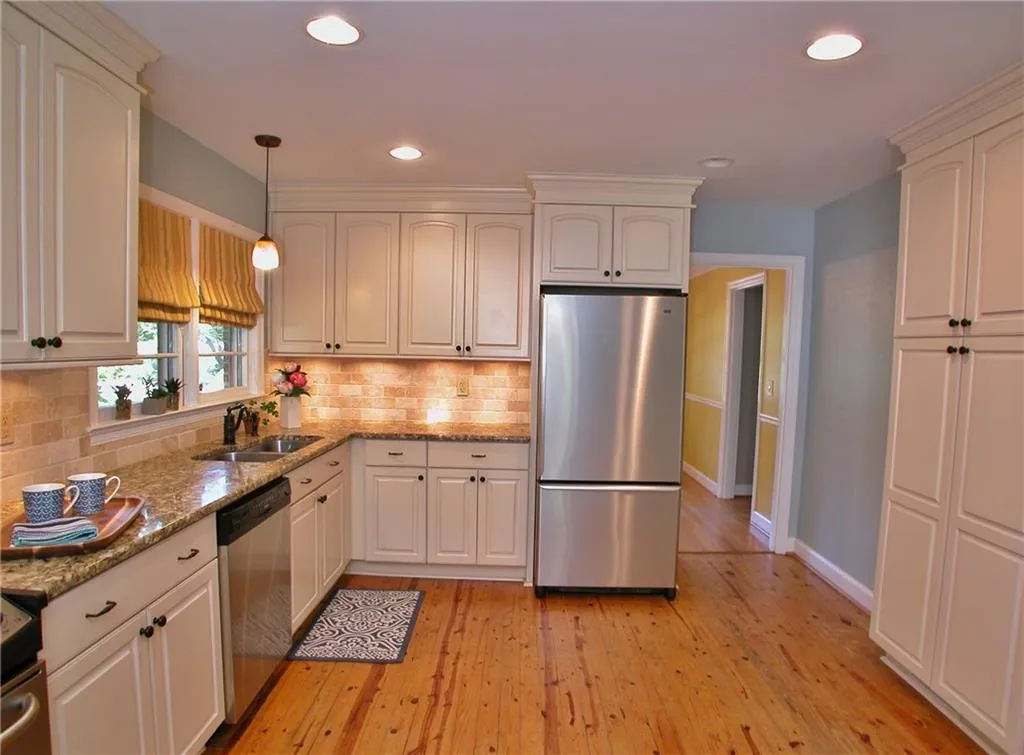 444 Hilderbrand Drive, Sandy Springs, Georgia 30328, 2 Bedrooms Bedrooms, ,1 BathroomBathrooms,Residential,Sold,444 Hilderbrand Drive,5820182