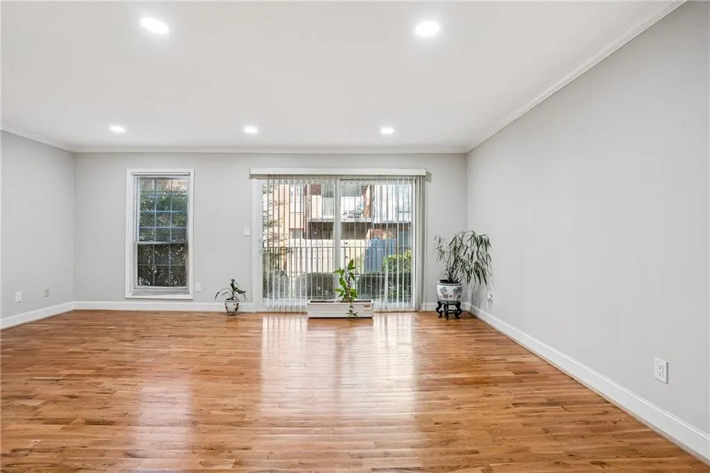 6851 Roswell Road Unit F32, Sandy Springs, Georgia 30328, 2 Bedrooms Bedrooms, ,2 BathroomsBathrooms,Residential,For Sale,6851 Roswell Road Unit F32,7647400 6851 Roswell Road Unit F32, Sandy Springs, Georgia 30328, 2 Bedrooms Bedrooms, ,2 BathroomsBathrooms,Residential,For Sale,6851 Roswell Road Unit F32,7647400