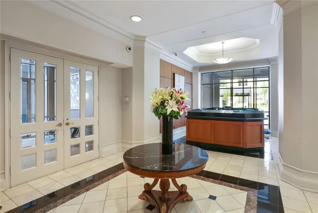 3475 Oak Valley Road Ne Unit 2060, Atlanta, Georgia 30326, 2 Bedrooms Bedrooms, ,2 BathroomsBathrooms,Residential,For Sale,3475 Oak Valley Road Ne Unit 2060,7574216