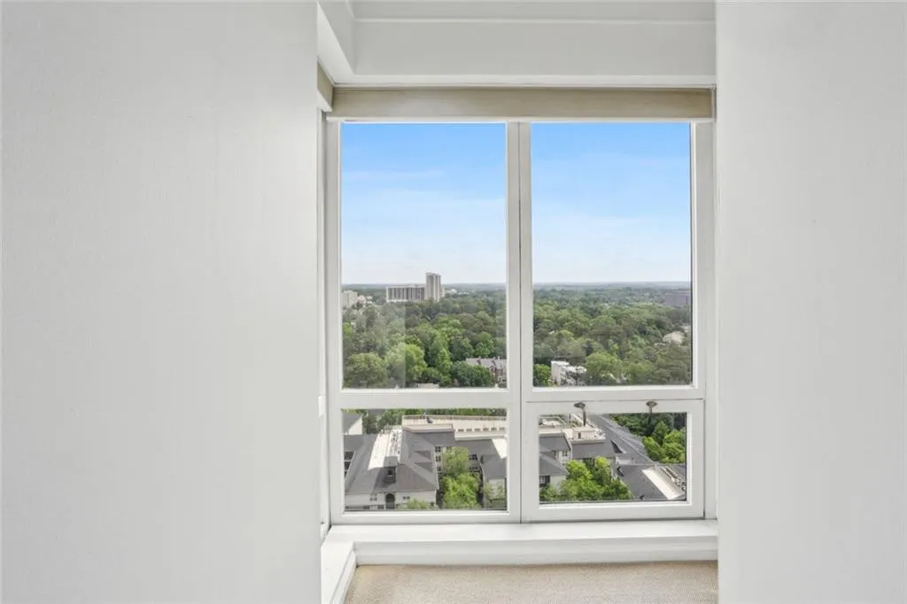 3475 Oak Valley Road Ne Unit 2060, Atlanta, Georgia 30326, 2 Bedrooms Bedrooms, ,2 BathroomsBathrooms,Residential,For Sale,3475 Oak Valley Road Ne Unit 2060,7574216