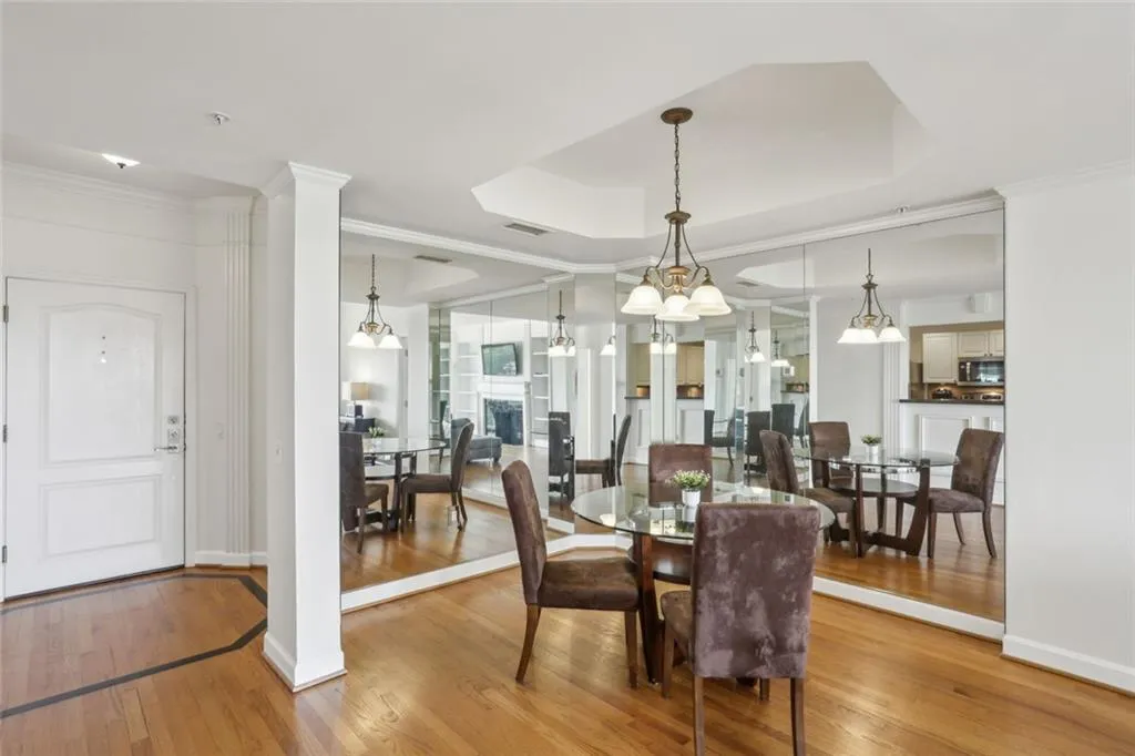 3475 Oak Valley Road Ne Unit 2060, Atlanta, Georgia 30326, 2 Bedrooms Bedrooms, ,2 BathroomsBathrooms,Residential,For Sale,3475 Oak Valley Road Ne Unit 2060,7574216