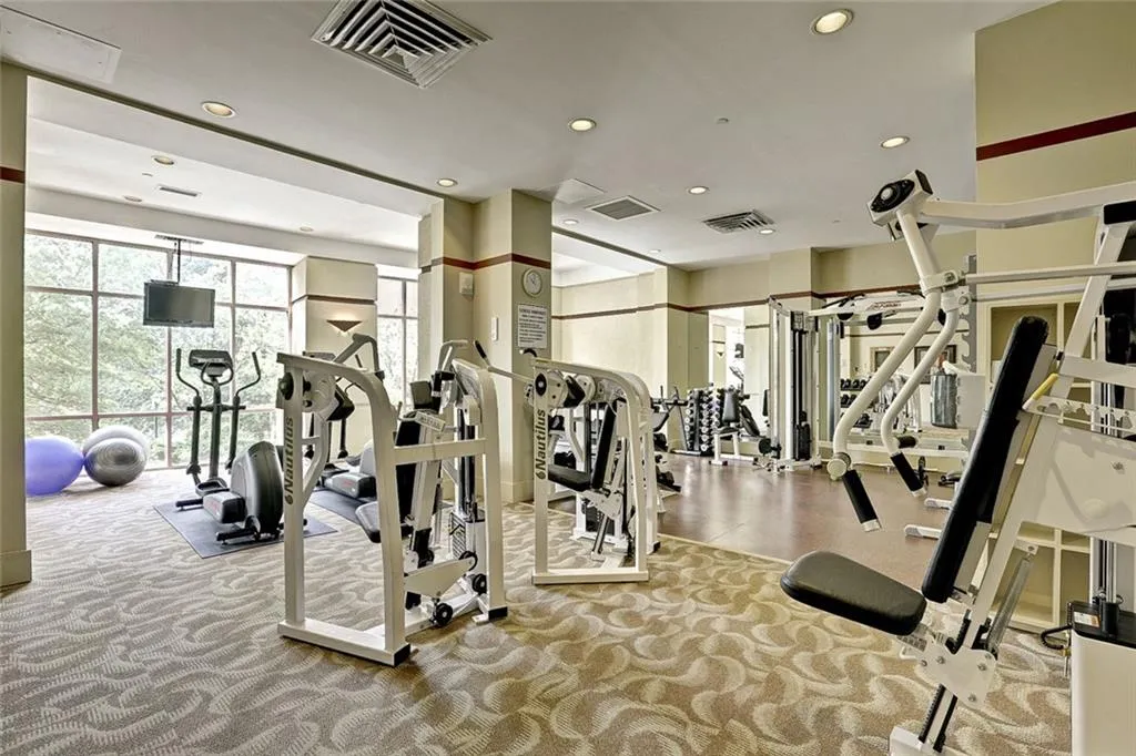 3475 Oak Valley Road Ne Unit 2060, Atlanta, Georgia 30326, 2 Bedrooms Bedrooms, ,2 BathroomsBathrooms,Residential,For Sale,3475 Oak Valley Road Ne Unit 2060,7574216