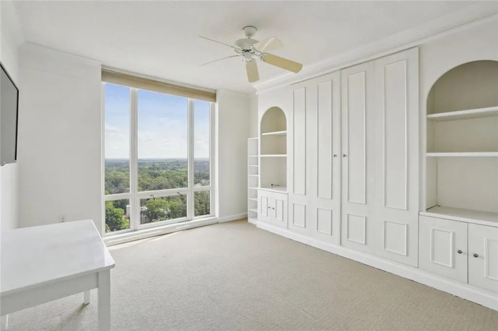 3475 Oak Valley Road Ne Unit 2060, Atlanta, Georgia 30326, 2 Bedrooms Bedrooms, ,2 BathroomsBathrooms,Residential,For Sale,3475 Oak Valley Road Ne Unit 2060,7574216