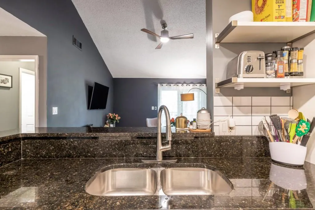 5304 Santa Fe Parkway, Sandy Springs, Georgia 30350, 2 Bedrooms Bedrooms, ,2 BathroomsBathrooms,Residential,Sold,5304 Santa Fe Parkway,6567246