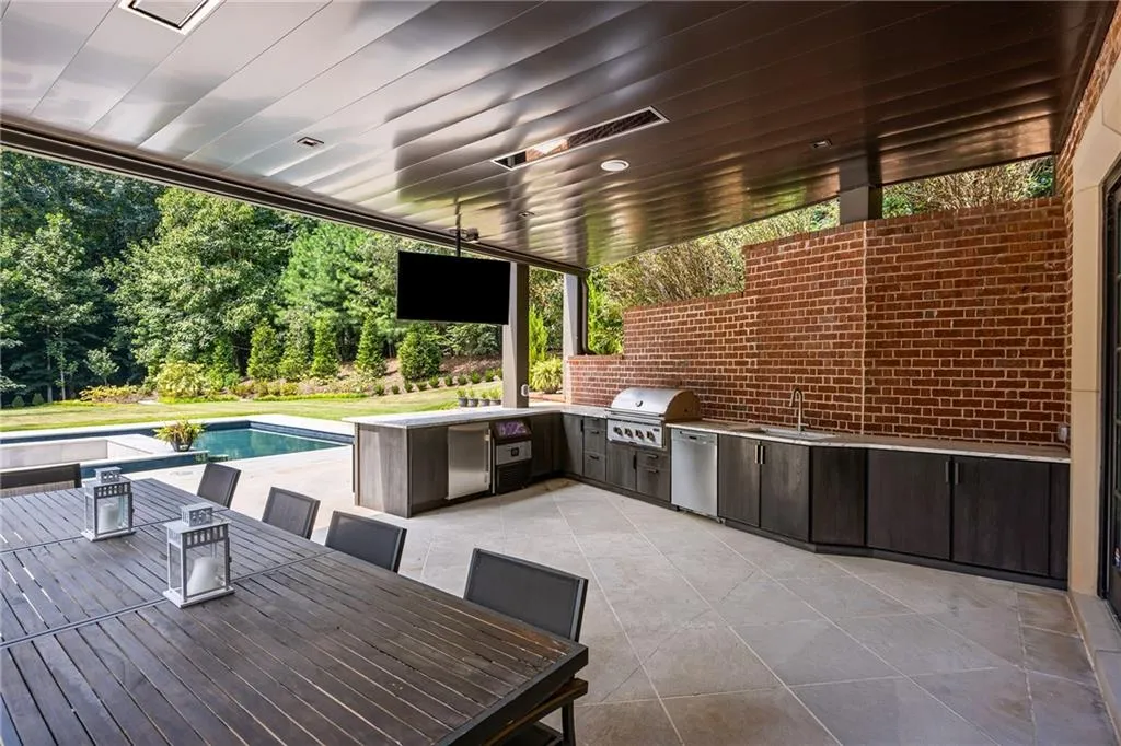 3750 Tuxedo Road Nw, Atlanta, Georgia 30305, 6 Bedrooms Bedrooms, 0 ,6 BathroomsBathrooms,Residential,For Sale,3750 Tuxedo Road Nw,7825237