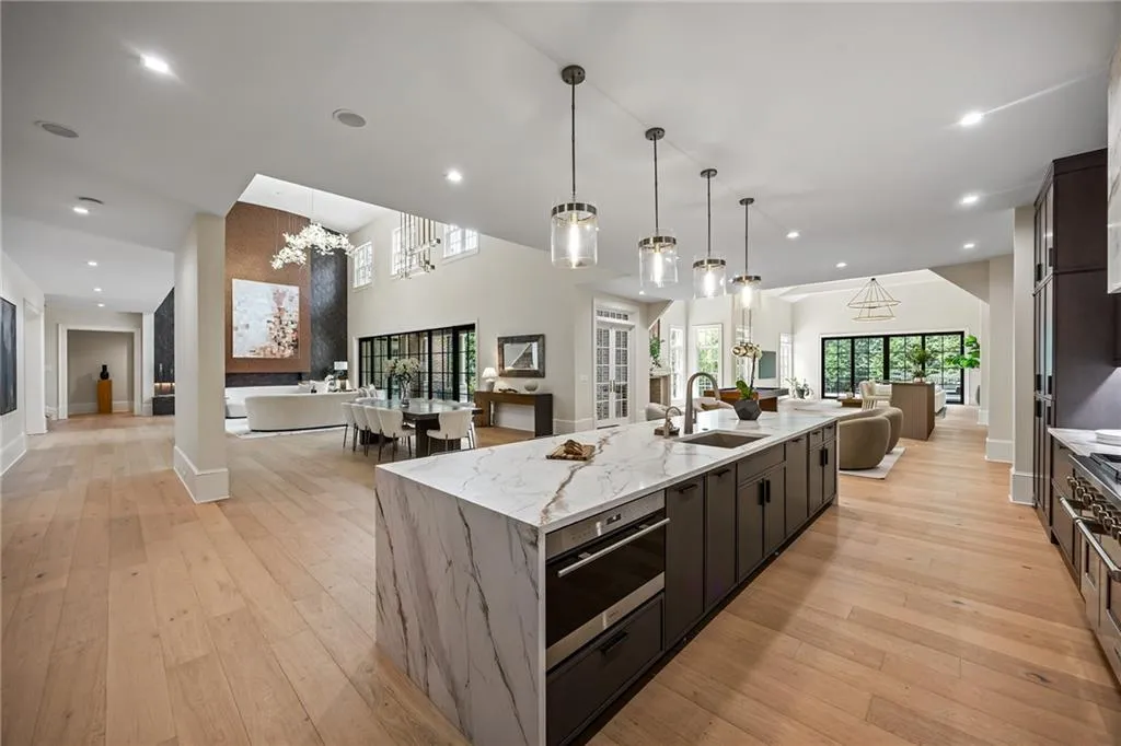 3750 Tuxedo Road Nw, Atlanta, Georgia 30305, 6 Bedrooms Bedrooms, 0 ,6 BathroomsBathrooms,Residential,For Sale,3750 Tuxedo Road Nw,7825237