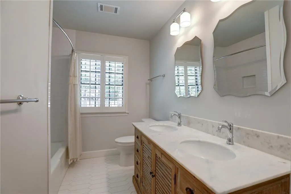 6440 River Chase Circle, Sandy Springs, Georgia 30328, 5 Bedrooms Bedrooms, ,3 BathroomsBathrooms,Residential,Sold,6440 River Chase Circle,6716084
