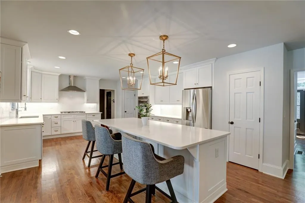 6440 River Chase Circle, Sandy Springs, Georgia 30328, 5 Bedrooms Bedrooms, ,3 BathroomsBathrooms,Residential,Sold,6440 River Chase Circle,6716084