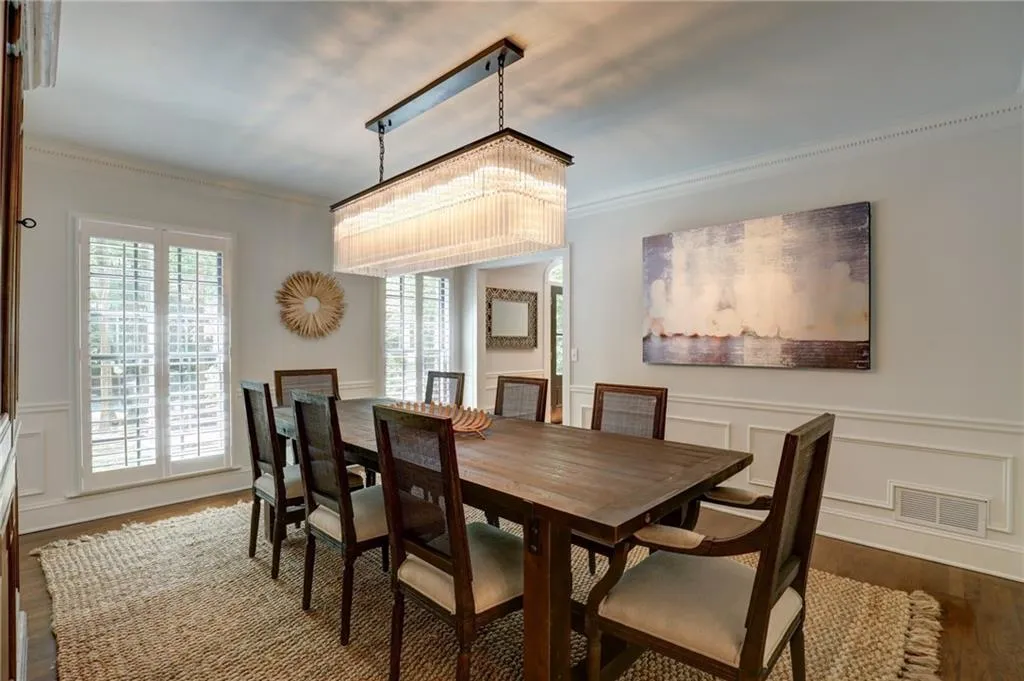 6440 River Chase Circle, Sandy Springs, Georgia 30328, 5 Bedrooms Bedrooms, ,3 BathroomsBathrooms,Residential,Sold,6440 River Chase Circle,6716084