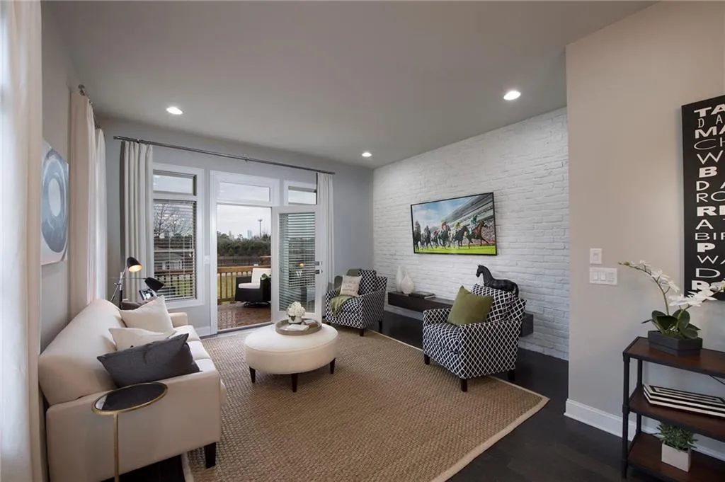 4265 Deming Circle, Atlanta, Georgia 30342, 2 Bedrooms Bedrooms, ,2 BathroomsBathrooms,Residential,Sold,4265 Deming Circle,5944114