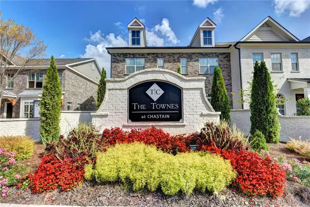 4265 Deming Circle, Atlanta, Georgia 30342, 2 Bedrooms Bedrooms, ,2 BathroomsBathrooms,Residential,Sold,4265 Deming Circle,5944114