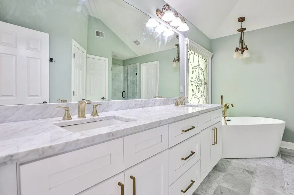 6385 Glen Oaks Lane, Sandy Springs, Georgia 30328, 5 Bedrooms Bedrooms, ,5 BathroomsBathrooms,Residential,Sold,6385 Glen Oaks Lane,6880261