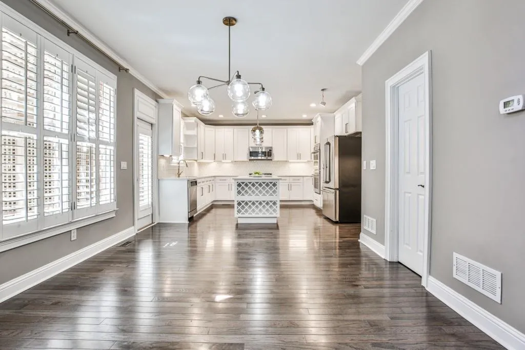 6385 Glen Oaks Lane, Sandy Springs, Georgia 30328, 5 Bedrooms Bedrooms, ,5 BathroomsBathrooms,Residential,Sold,6385 Glen Oaks Lane,6880261