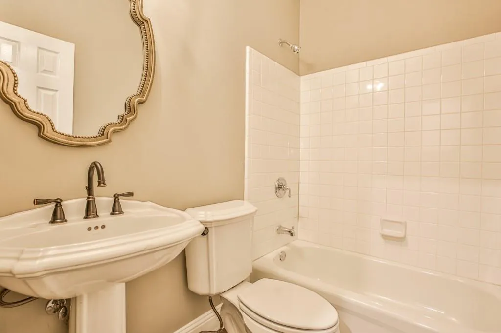 6385 Glen Oaks Lane, Sandy Springs, Georgia 30328, 5 Bedrooms Bedrooms, ,5 BathroomsBathrooms,Residential,Sold,6385 Glen Oaks Lane,6880261