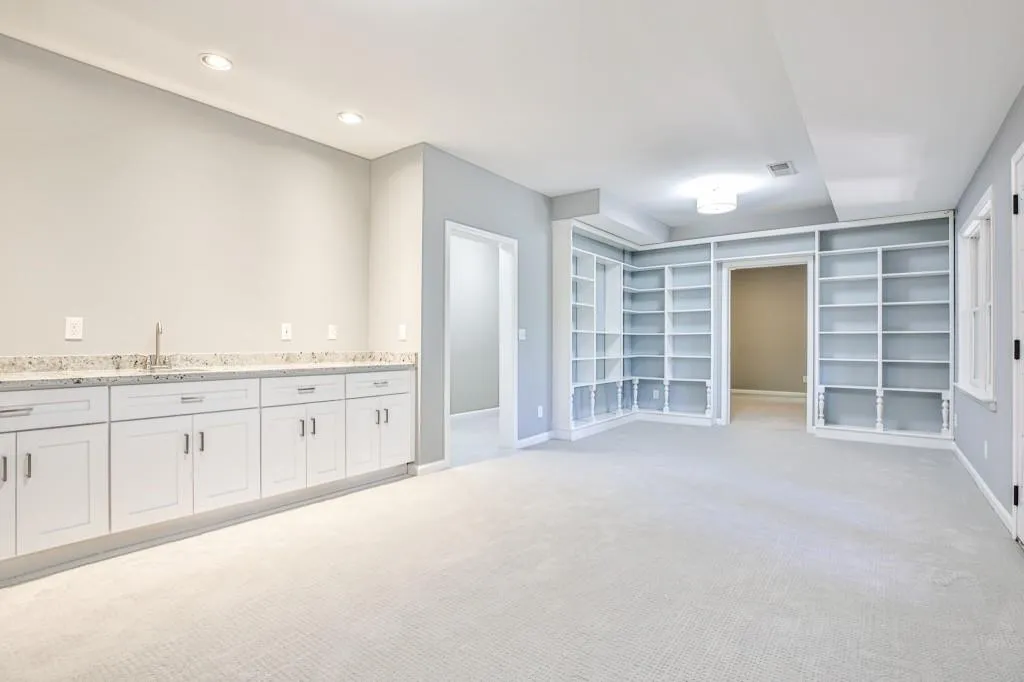 6385 Glen Oaks Lane, Sandy Springs, Georgia 30328, 5 Bedrooms Bedrooms, ,5 BathroomsBathrooms,Residential,Sold,6385 Glen Oaks Lane,6880261
